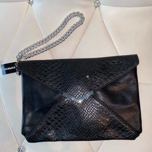 Express wristlet